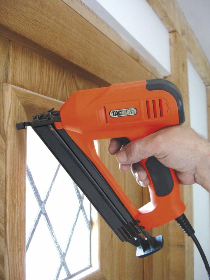 Tacwise 400ELS 18 Gauge Electric Angled Nail Gun - 20-40mm - Image 4