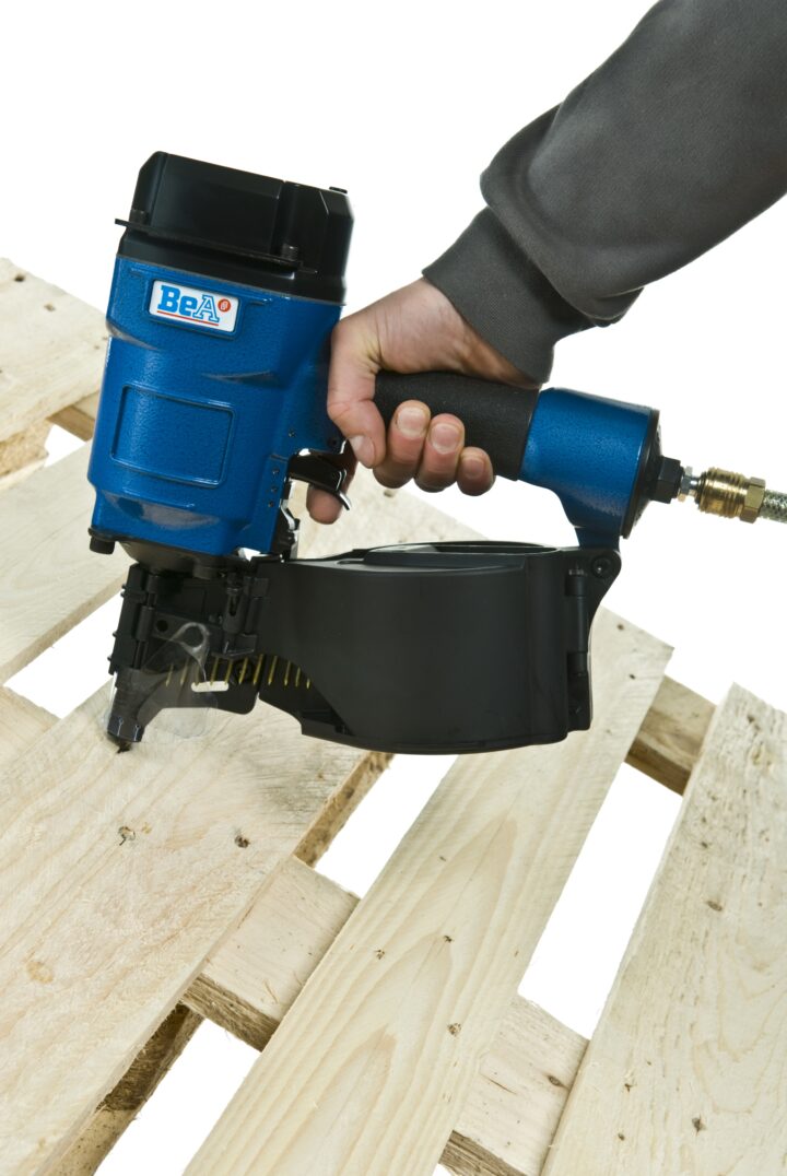 BeA 730DC 2.3-2.9 Heavy Duty Pallet & Packing Air Coil Nailer - 45-70mm - Image 2