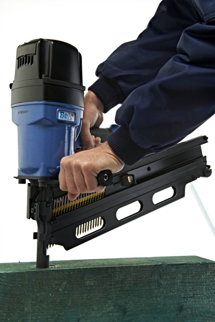 BeA R130-959E 22 Degree Angled Air Strip Nailer - 90-130mm - Image 2