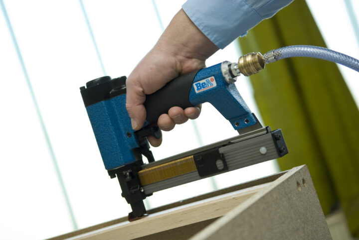 BeA 14/32-613C Type 14 Construction & Packing Air Stapler - 15-32mm - Image 2