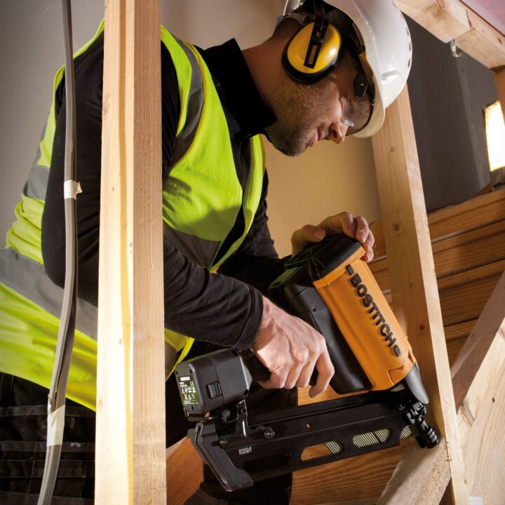 Bostitch GF9033-E 33 Degree Cordless Battery Angled 1st Fix Strip Nailer - Image 7