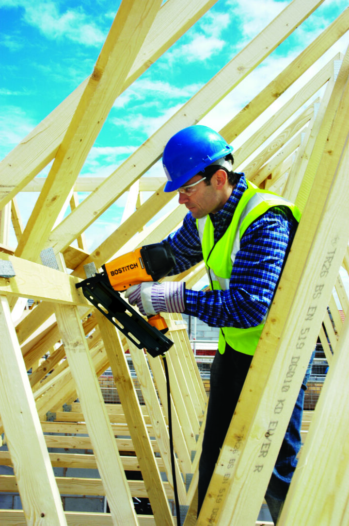 Bostitch F33PT-E 33 Degree 1st Fix Angled Air Strip Nailer - 50-90mm - Image 3