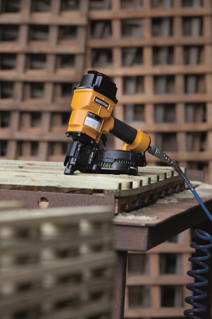 Bostitch IC60-1-E Industrial Pallet Contact Trip Air Coil Nailer - 25-60mm - Image 4